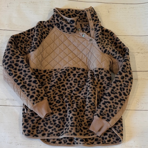 Abercrombie & Fitch Sweaters - Abercrombie Leopard Print pullover